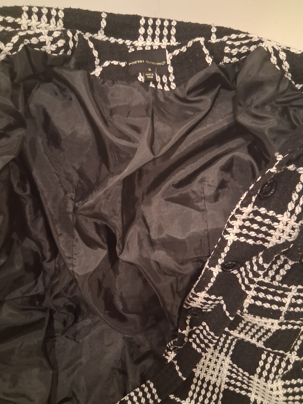 Black & White Plaid Women's Coat - Picture 6 of 8